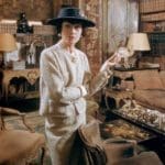 Coco Chanel: «Η μόδα δεν αξίζει αν δεν βγει στους δρόμους»