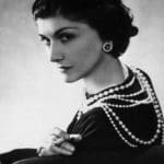 Coco Chanel: «Η μόδα δεν αξίζει αν δεν βγει στους δρόμους»