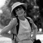 Coco Chanel: «Η μόδα δεν αξίζει αν δεν βγει στους δρόμους»